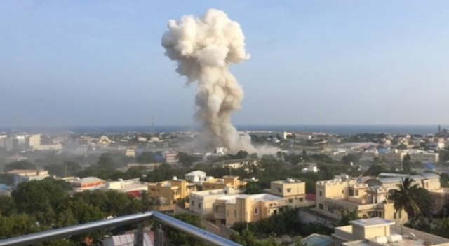 Somali’de peş peşe patlama: Çok sayıda ölü var