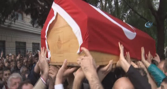 Somali'de terör saldırısında hayatını kaybeden öğretmen toprağa verildi