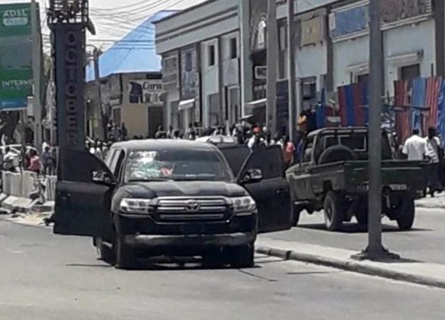 Somali'de Türkiye Maarif Vakfı aracına bombalı saldırı! 3 öğretmen yaralandı