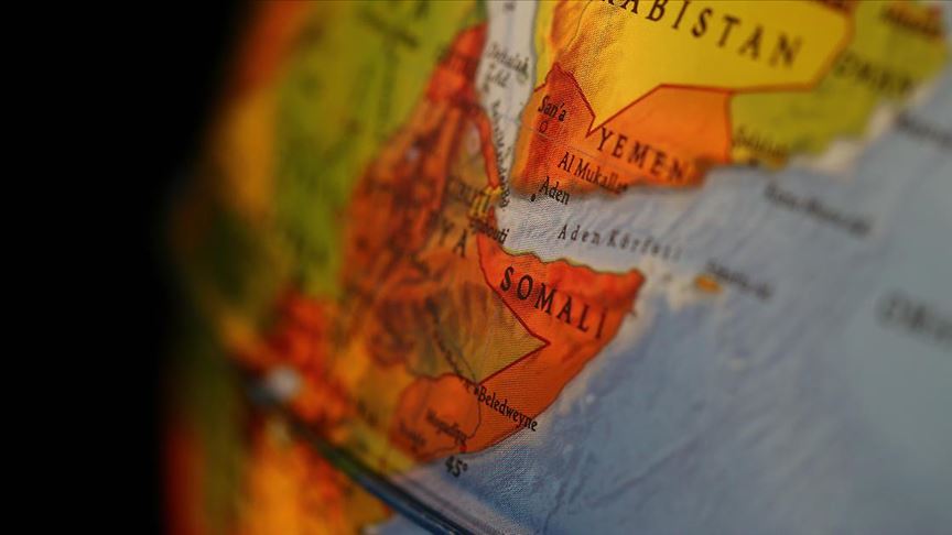 Somali'de yardım malzemeleri taşıyan uçak düştü