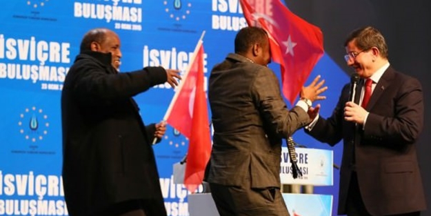 Somalilerden Davutoğlu’na büyük jest