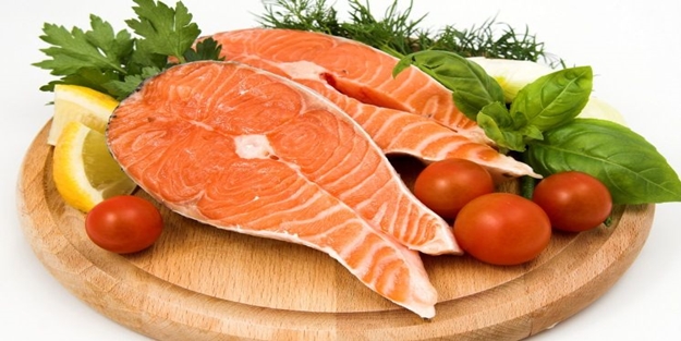 Somon balığını limon suyunda pişirin