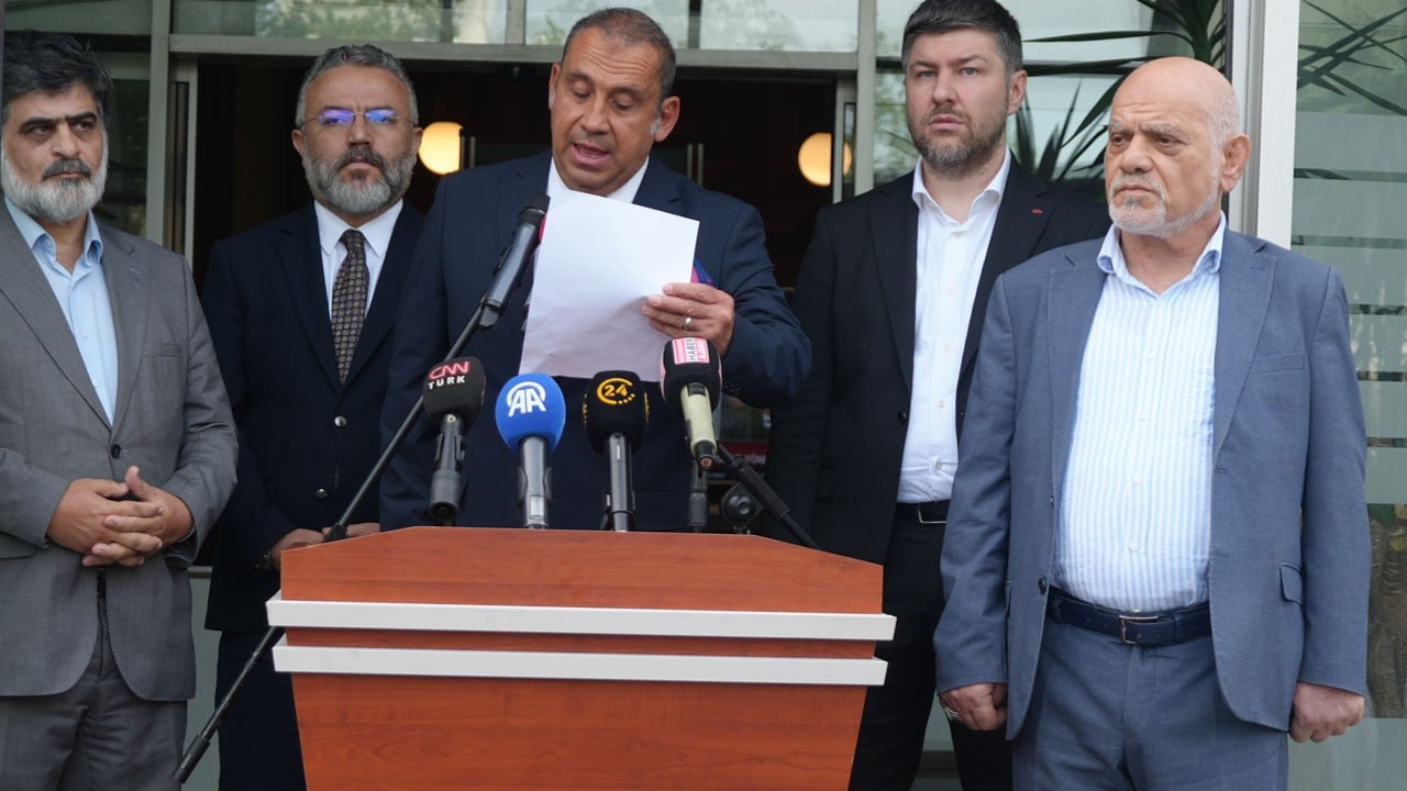 CHP vandallığına Akit Medya’dan tepki: O alçaklar hesap vers