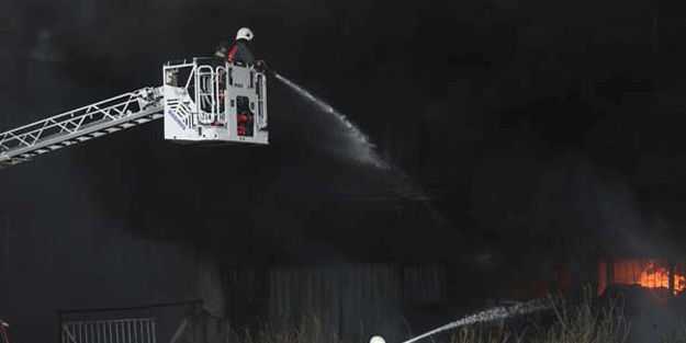 Bayrampaşa'da yangın! Büyük korku yaşandı...