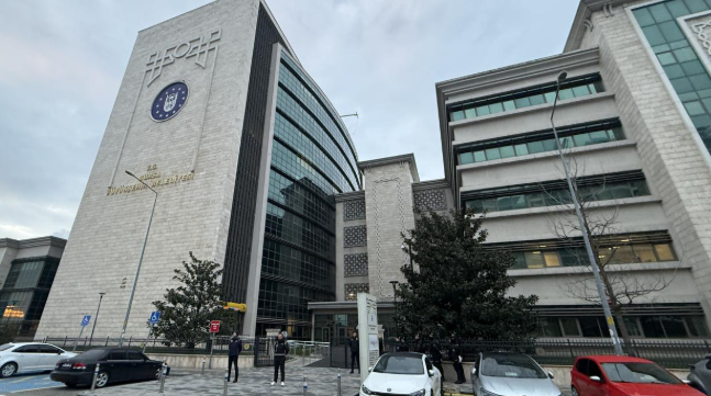 Bursa Büyükşehir Belediyesi AK Parti'ye geçti! Şahin Biba 61 oyla başkanlık koltuğuna oturdu