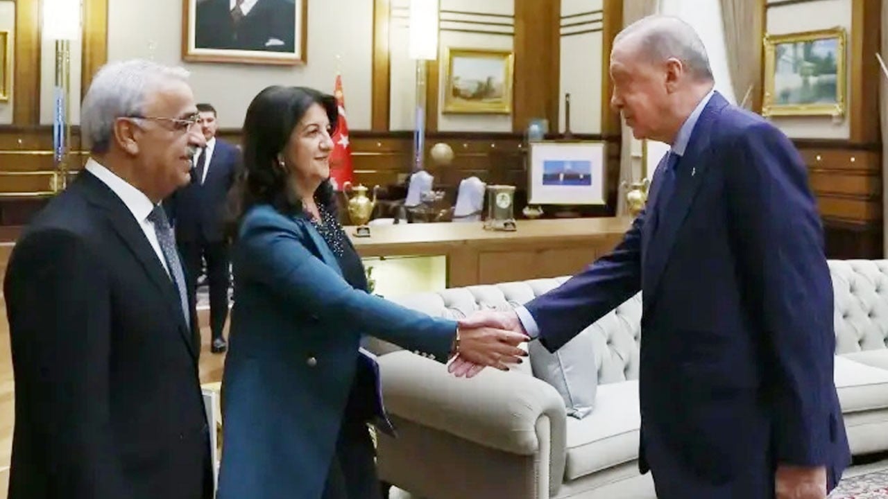 Son dakika! Cumhurbaşkanı Erdoğan DEM Parti heyeti ile görüşüyor