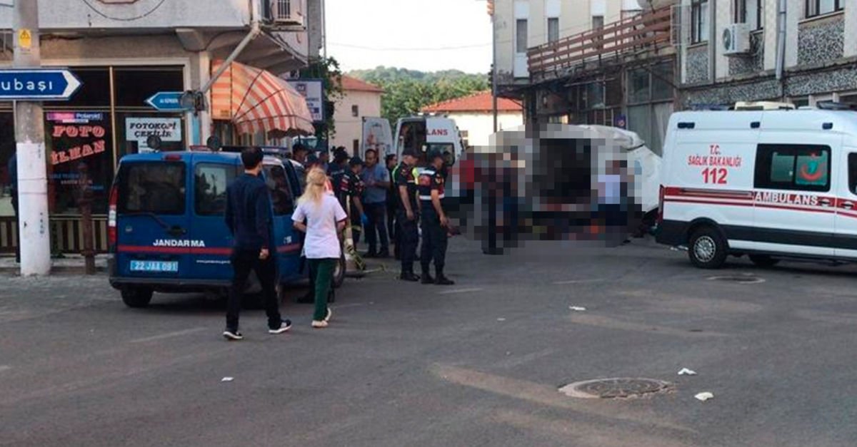 Edirne'de göçmenleri taşıyan araç kaza yaptı