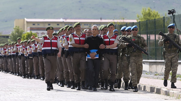 Son dakika... FETÖ'cü darbeciler için yargı günü! Böyle getirildiler