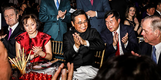 Flaş! Fotoğraf çektirirken öldü