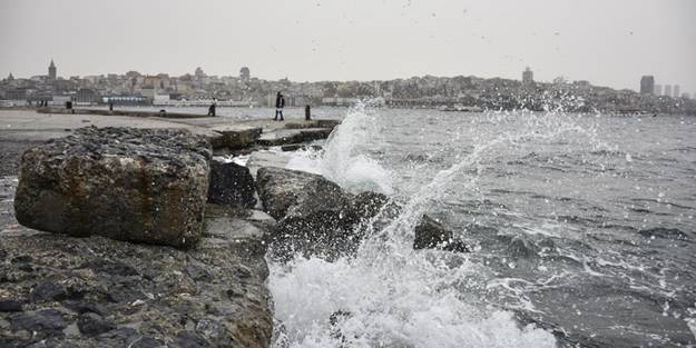 Son dakika! İstanbul'da eğitime lodos engeli