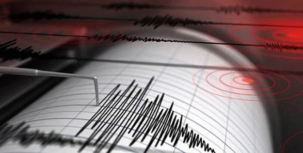 İzmir'de korkutan deprem