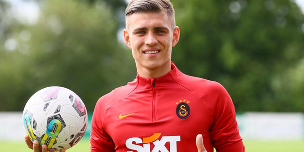 Son dakika koduyla duyurdular: Kamp kadrosuna alınmamıştı! 2027 yılına kadar niye sözleşme yapılıyor ki madem…