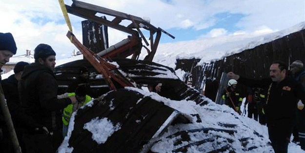 Son dakika: Konya'da pazar yerinin çatısı çöktü, yaralılar var