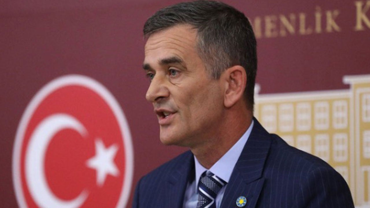 Son dakika! Milletvekili Ümit Dikbayır, CHP'den istifa etti