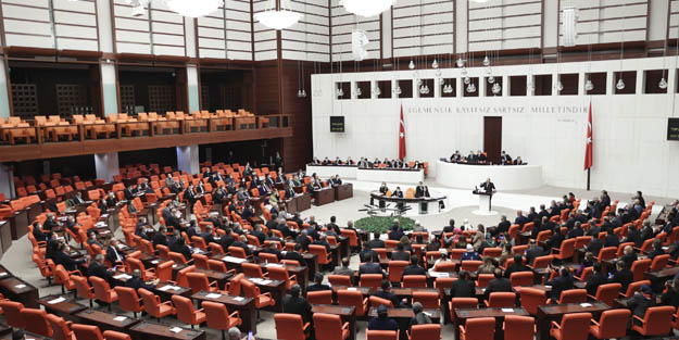 Son dakika! TBMM'de kabul edildi... Sözleşmeli akademik personele kadro müjdesi