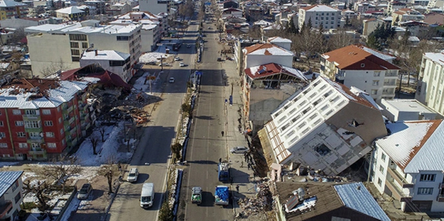 Son depreme ilişkin... Bakanlık ağır hasarlı bina rakamını güncelledi!