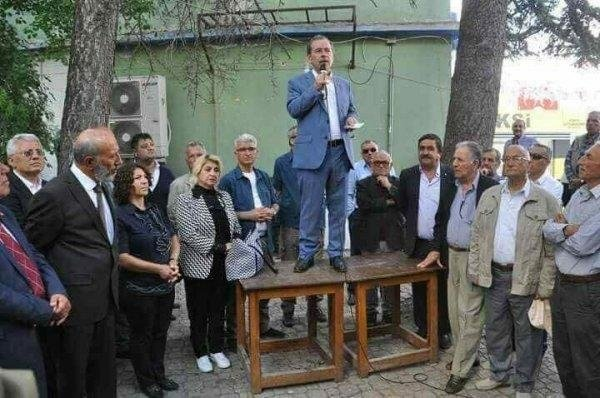 Son günlerin en çok konuşulan ismi olan Abdüllatif Şener milyonları böyle kafalamış! Görüyor musunuz siz şunun yaptığını