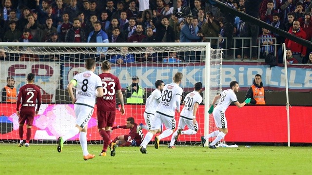 Son şampiyon tur atladı!