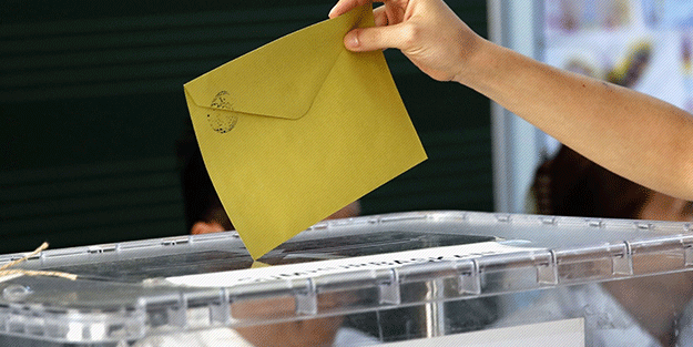 Son seçim anketinde olay! Muhalif anketçi partilerin son oy oranlarını duyurdu