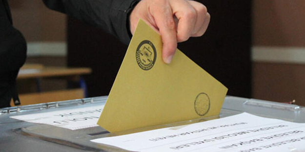 Son seçim anketini canlı yayında Türkiye'ye ilan etti! Sonuçlar tam anlamıyla olay, işte oy oranları...