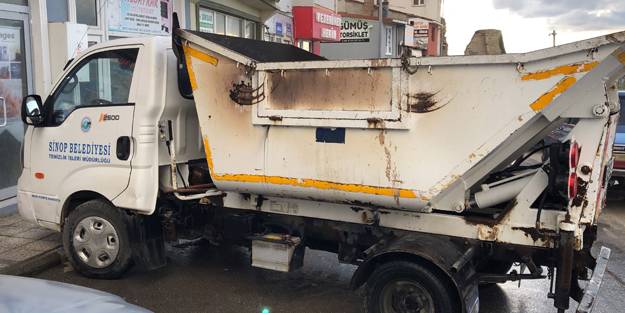 Sönmemiş küller çöp aracında yangın çıkarttı