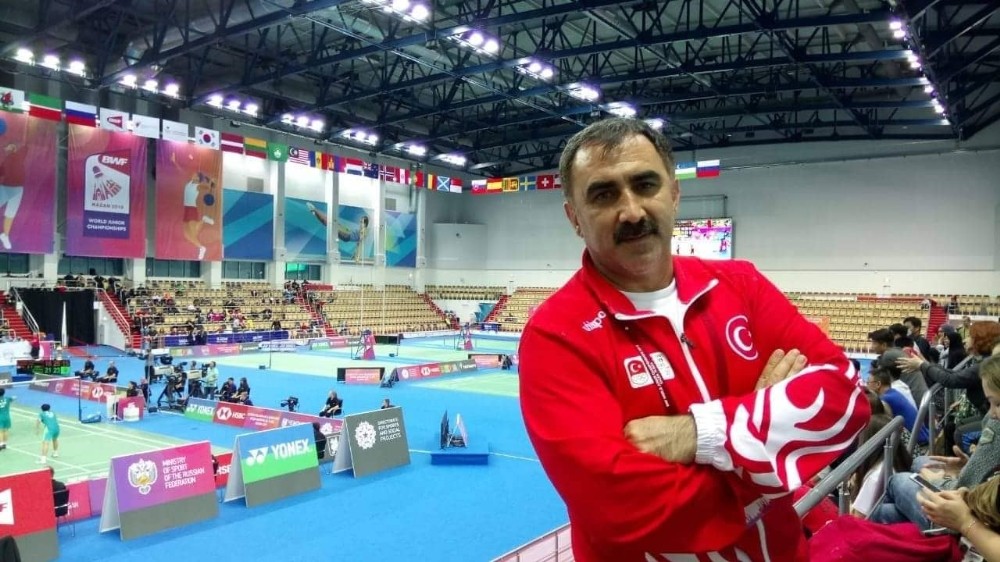 Sönmez, teknik direktörlük unvanı alan ilk antrenörler arasında yer aldı 