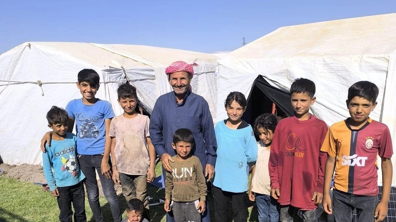 Sonuncuları ikiz! 14’üncü çocuğunu kucağına alan 60 yaşındaki adamdan Erdoğan’a mesaj: Durmak yok, yola devam!