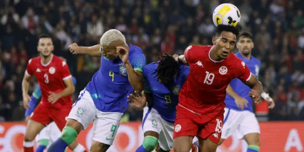 Sonunda bunu da yaptılar! Yıldız isme ırkçı saldırı!