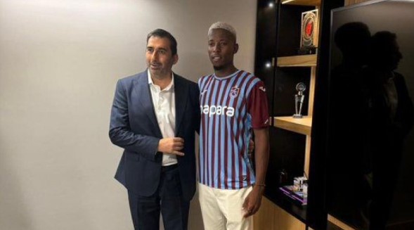 Sonunda imzayı attı! İşte Trabzonspor'un yeni golcüsü