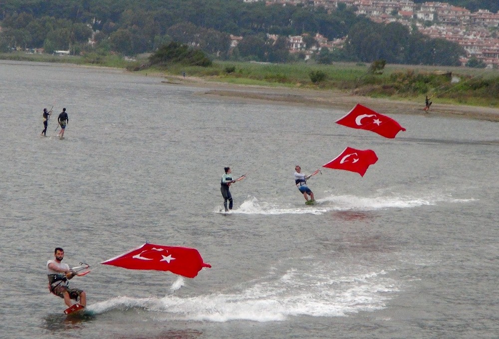 Sörfçülerden anlamlı etkinlik 