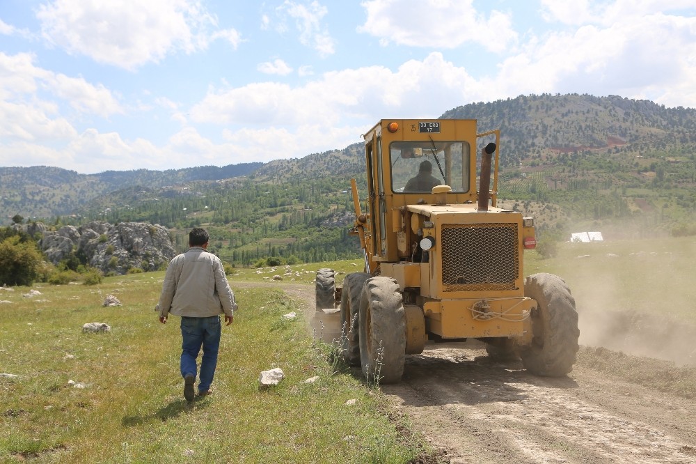 Sorgun yaylasının bozulan yolları onarılıyor 