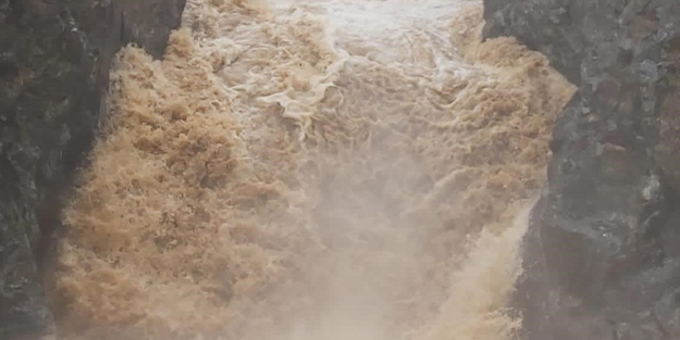 Sori şelalesi sağanak sonrası coştu! O anlar böyle kaydedildi