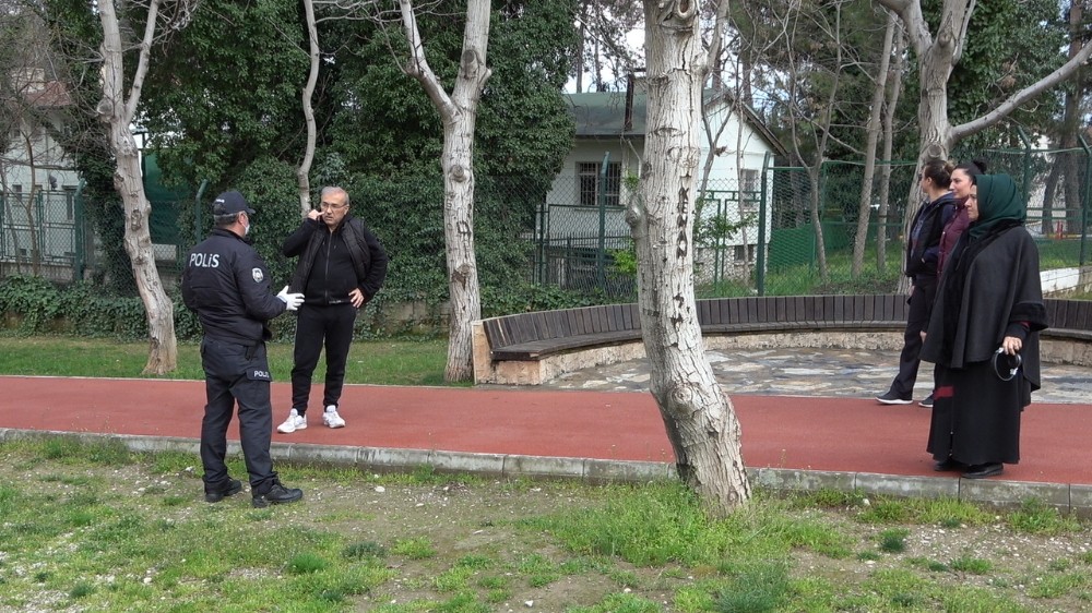 Sorumsuz vatandaşlara polis müdahale etti 