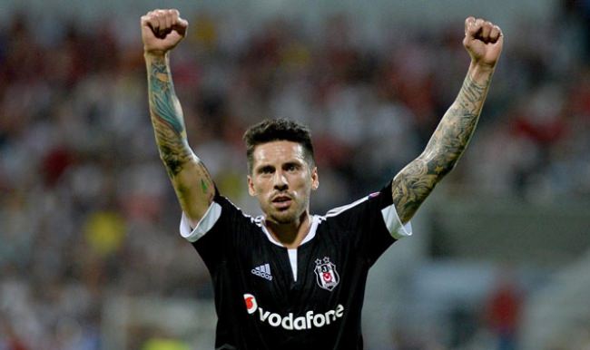 Sosa parmak ısırtıyor!