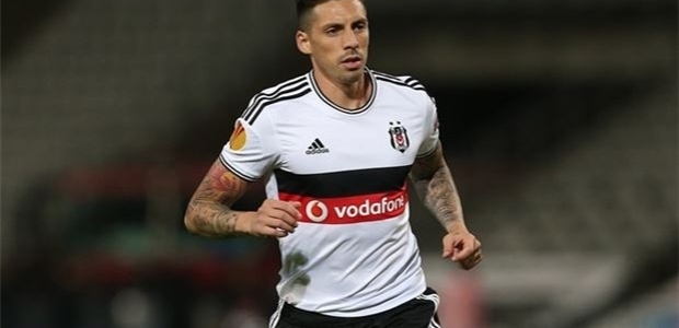 Beşiktaş'ta Sosa kararı