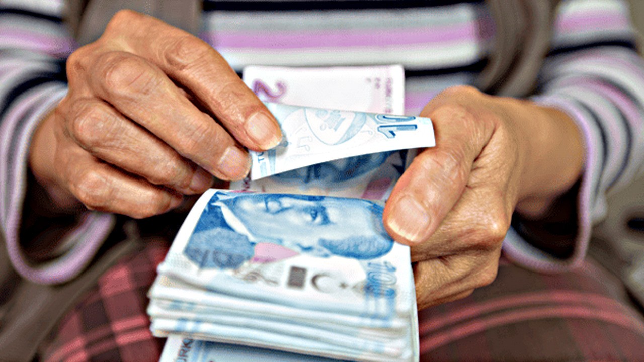 Sosyal Güvenlik Kurumu (SGK) duyurdu! Emekli maaşı: Bayram ikramiyesi yatmaya başladı!
