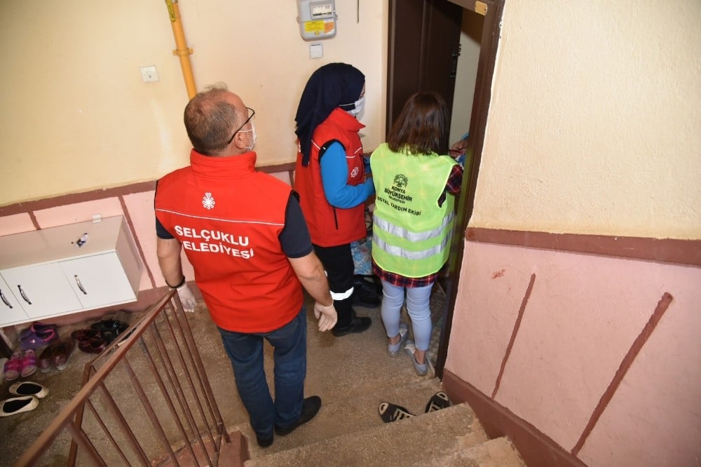 Sosyal kartlar ihtiyaç sahiplerine ulaştırılıyor 