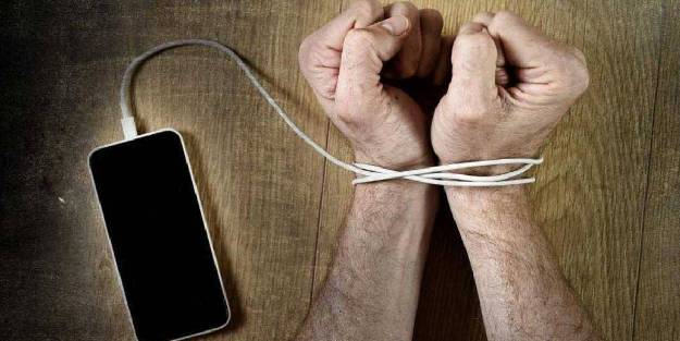 Sosyal medya bağımlılığı ve beğeni beklentisi hayatı olumsuz etkiliyor