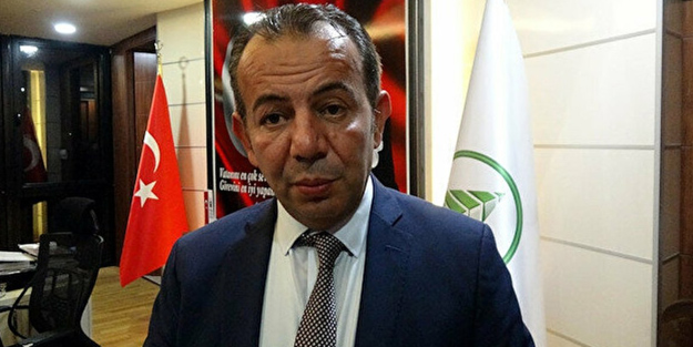 Sosyal medya bu komediyi konuşuyor! Tanju Özcan fena trollendi: Sahte haberi gerçek sanıp papaya küfürler savurdu