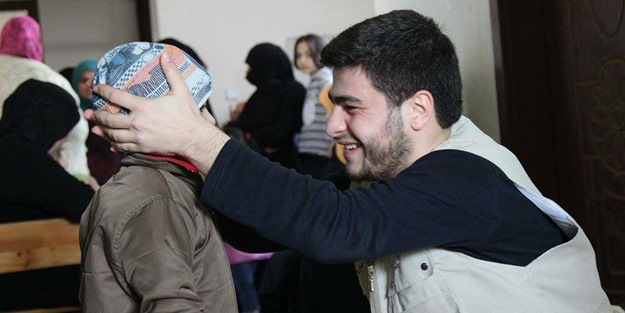 Sosyal medya etkinliği ile bin Suriyeli çocuğu giydirdiler