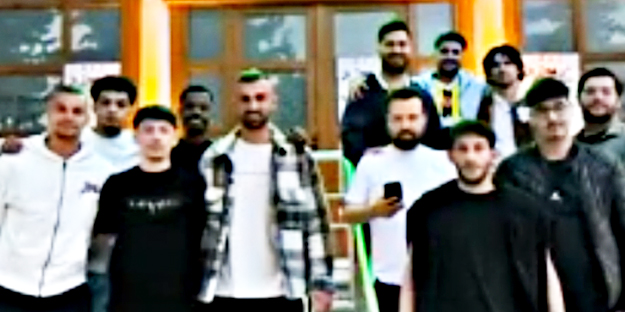 Sosyal medya Fenerbahçeli yıldızları konuşuyor! Gençleri namaza davet ettiler