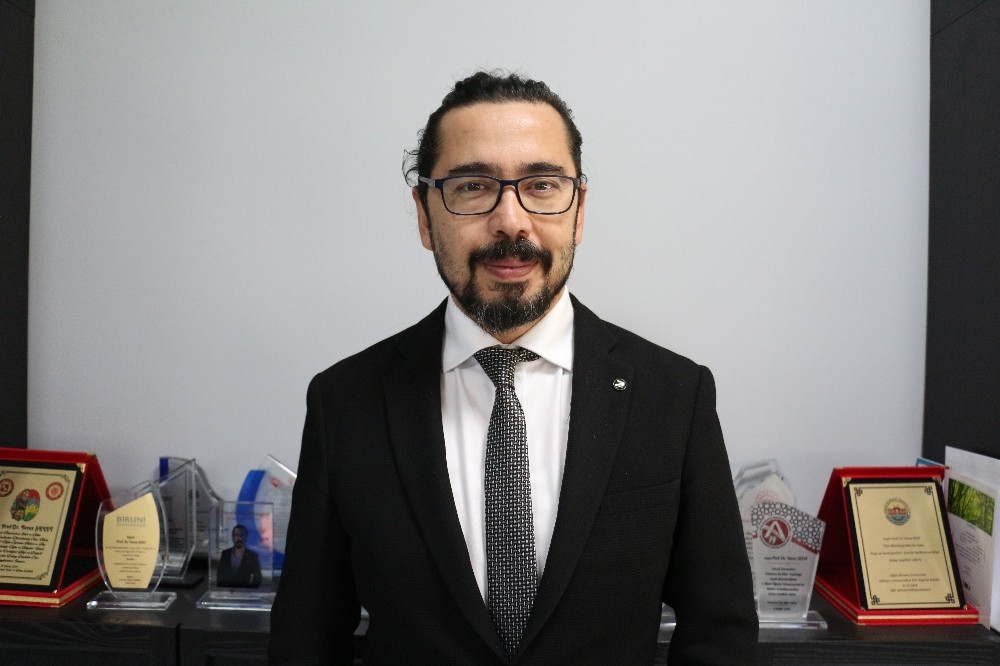 Sosyal medya karışık bir kişilik yapısı ortaya çıkarıyor 