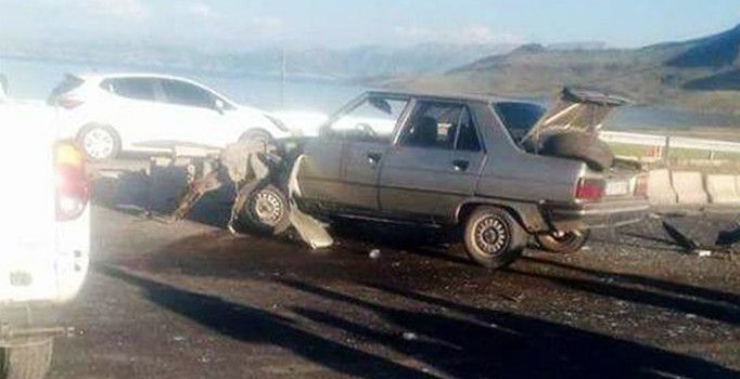 Sosyal medyada canlı yayın yaparken kaza yaptılar