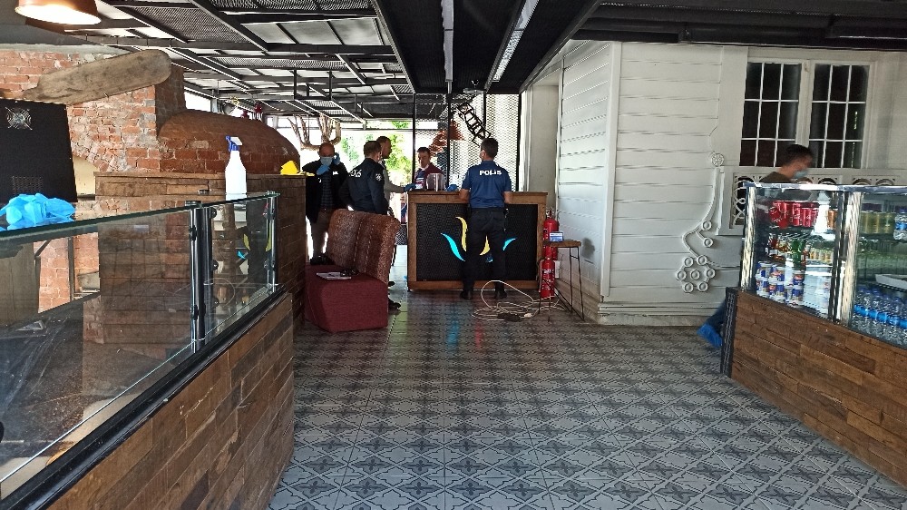 Sosyal medyada canlı yayın yaptığı sırada kendini vurdu 