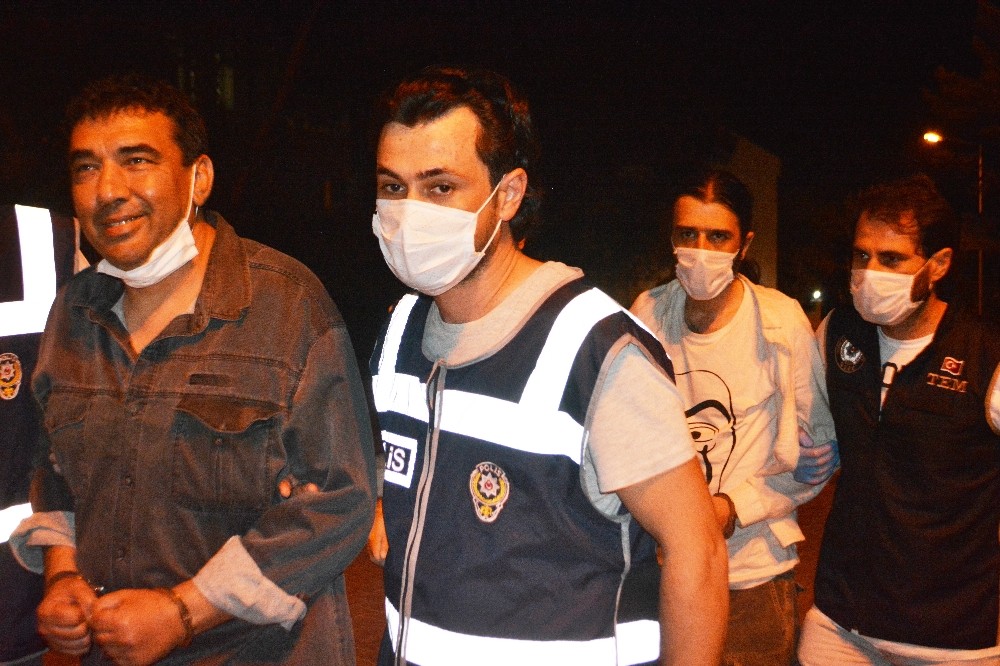 Sosyal medyada terör örgütüne destek iddiasıyla iki kişi Ayvalık’ta gözaltına alındı 