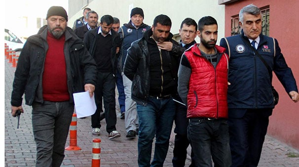 Sosyal medyada terör propagandası yapan 5 kişi gözaltına alındı