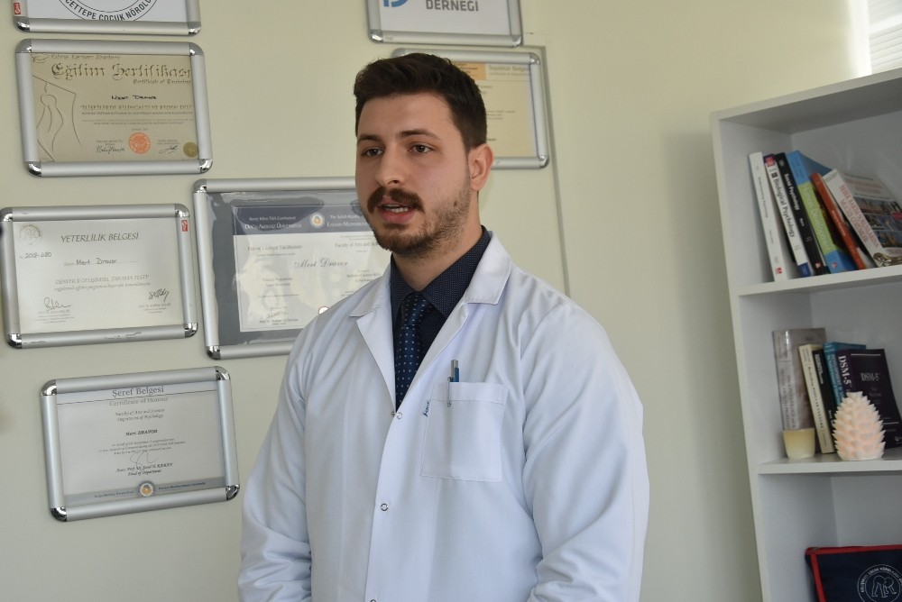 “Sosyal medyadan yapılan yanlış paylaşımlar toplumun psikolojisini bozuyor” 