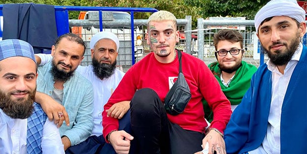 Sosyal medyayı sallamıştı... Ayasofya önündeki fotoğrafları beğeni topladı