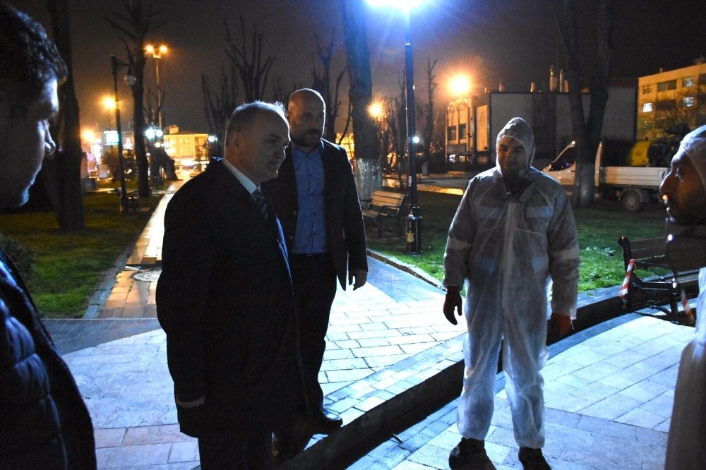 Sosyal mesafe korundu öyle teşekkür 