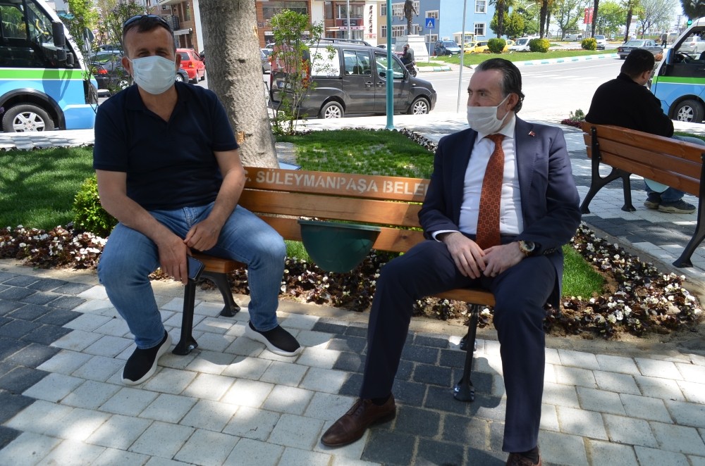 “Sosyal mesafeli banklar” Tekirdağ’da da konulmaya başlandı 